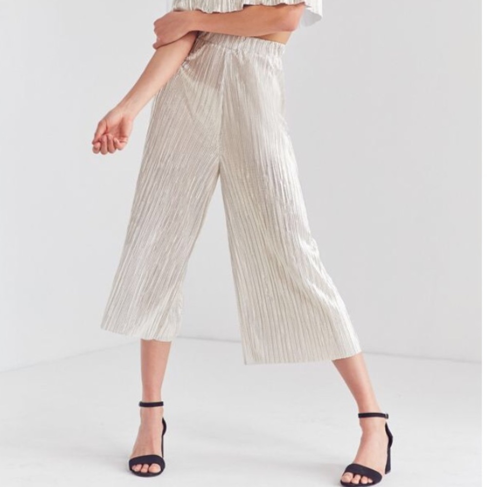 NWT! High Waisted Metallic ankle length Pants